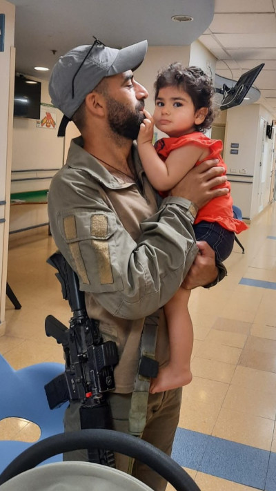 האב מורן יועץ ובתו דורון 