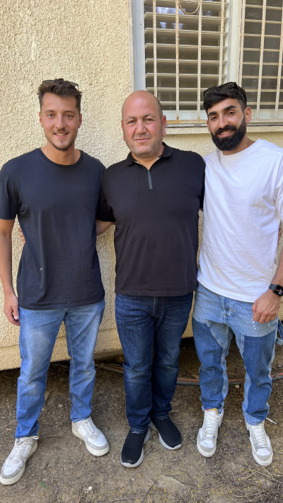 אביאל אברהם מימין יונס אלגירנאווי באמצע ועתיר ויניקוב משמאל 