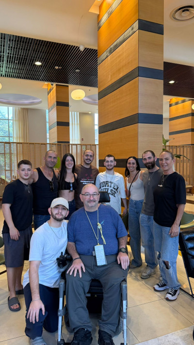 מפגש מרגש בין המשפחה לחטוף בר קופרשטיין