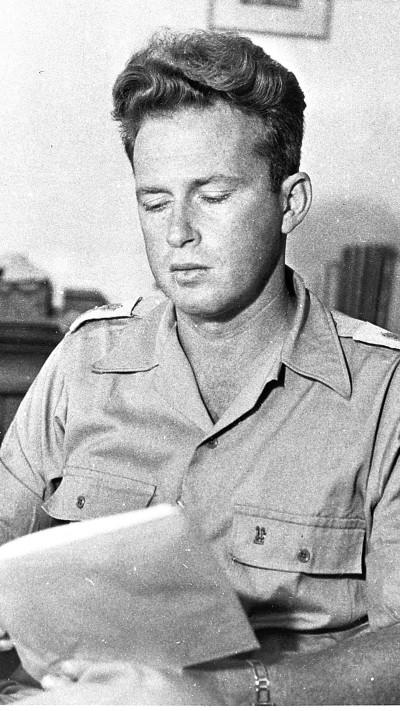 יצחק רבין בפלמ''ח שנת 1948