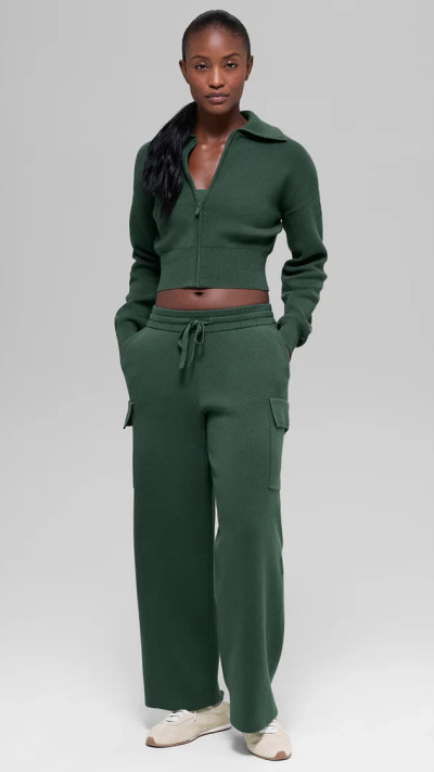 Scholar Knit Cropped Full Zip Jacket | אלו יוגה (צילום: אתר רשמי)