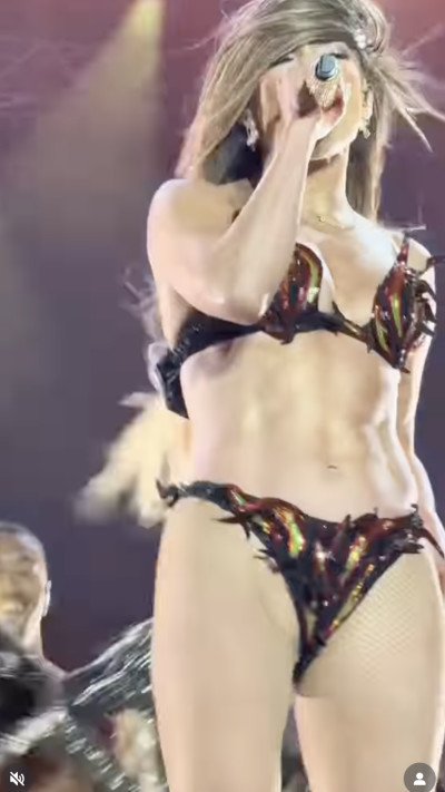 50 + זה ה20 החדש? ג׳ניפר לופז (צילום: אינסטגרם)