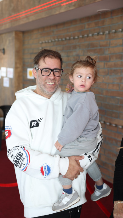 אורן חזן ובנו (צילום: אור גפן)