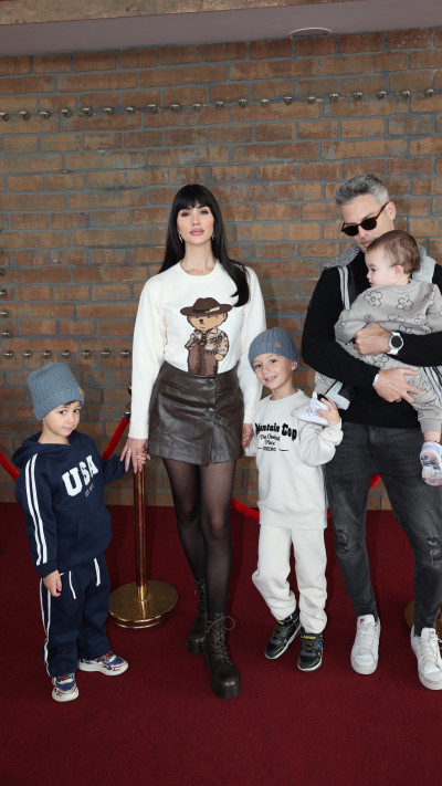 שיר אלמליח, בעלה והילדים (צילום: אור גפן)