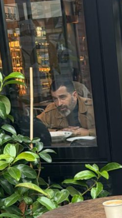יהודה לוי נצפה במסעדה בהרצליה  (צילום: אופק רצאבי)