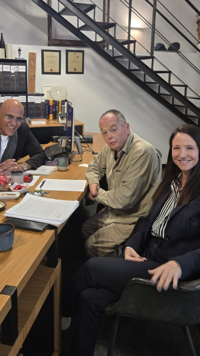 עו״ד אסף שרעף ונילי שץ (צילום: פרטי)