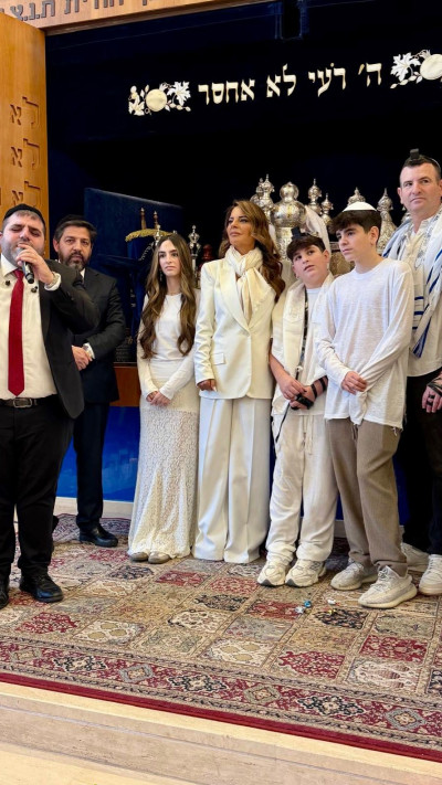 בנם של אופירה אסייג וגילי מנקין עולה לתורה (צילום: באדיבות: איציק אוחנה 'כיכר השבת' והרבנית של האינסטגרם (תיוג: @itzik_ohana_) ' )