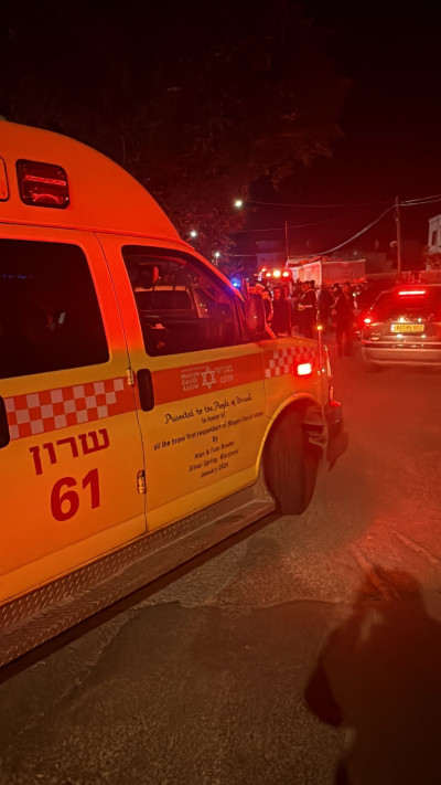 כוחות רפואה ומשטרה בזירה בכפר קרע