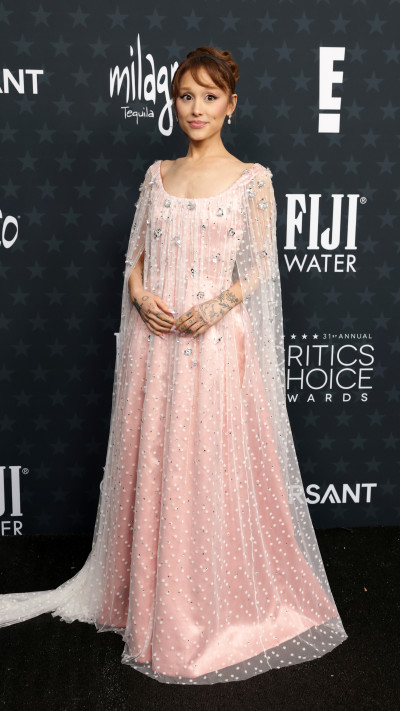 אריאנה גרנדה (צילום: Matt Winkelmeyer/Getty Images for Critics Choice Association)