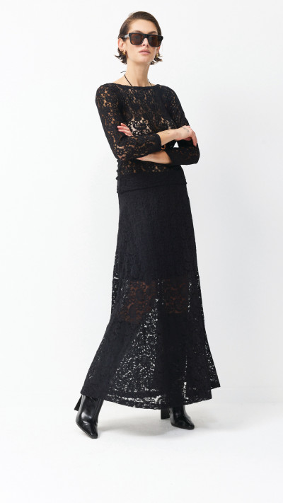 קארן מזרחי חורף 25, חצאית 750 ש''ח, חולצה 420 ש''ח