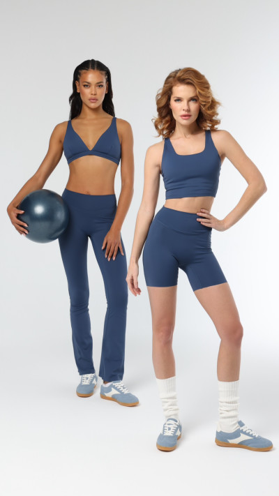 NO1BETTER שורטס: 219₪, טופ: 399₪, טייץ: 359₪ טופ: 309₪ (צילום: קסניה ויזואל)