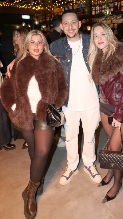 ארז מוגרבי, יוכי אפוליאון ושלקה (צילום: אור גפן)