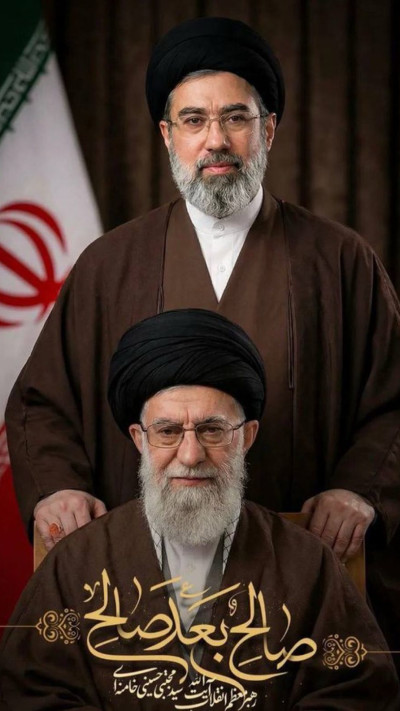 דיוקן הכרזת בנו של חמינאי ליורשו