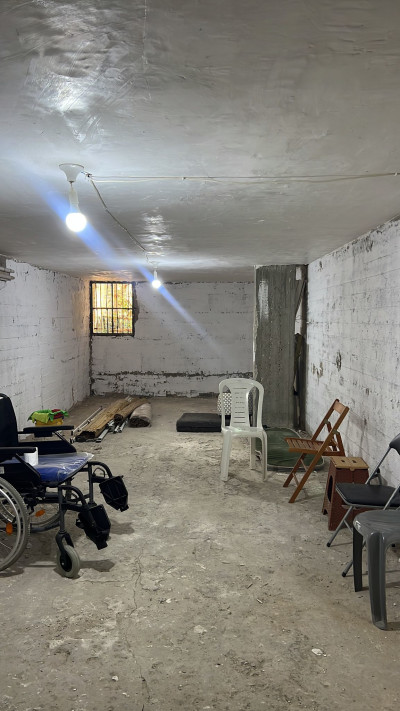 מקלט עם כיסא גלגלים