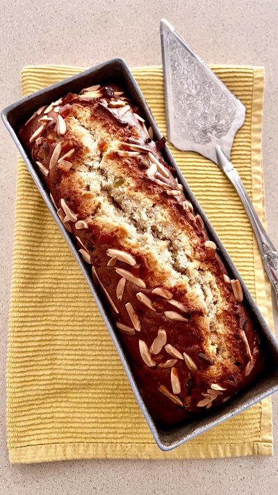 עוגה בחושה עם פירות