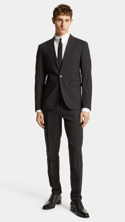 FACTORY 54 DSQUARED2 חליפה מחוייטת  (צילום: באדיבות המותג)