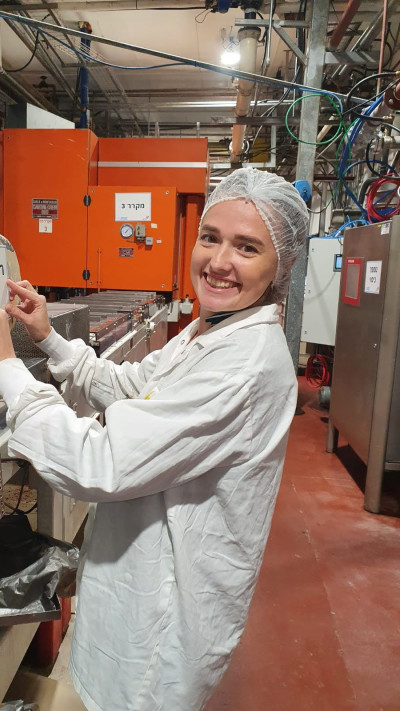 אולה בן יהודה במפעל שטראוס