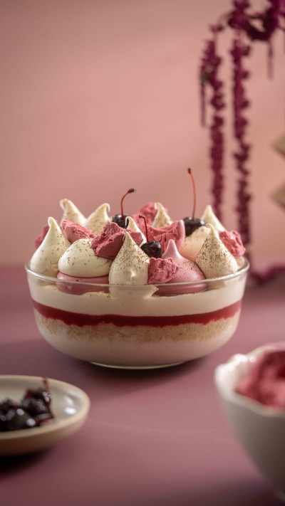 מסקרפונה פירות אדומים בקערת זכוכית רולדין (צילום: אסף קרלה)