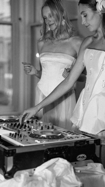 קולקציית COLLAGE של מרגוט (צילום: Alexandra Cohen)