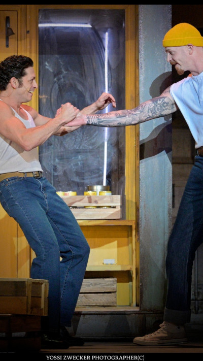 רביב כנר ב''סיפור פרברים'' (צילום: באדיבות תיאטרון בית ליסין)