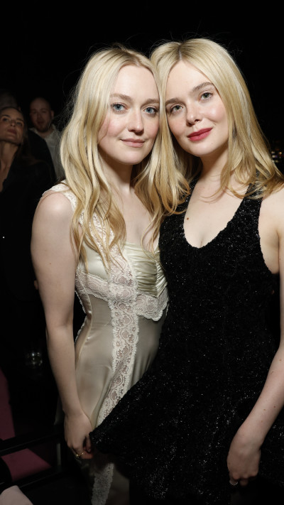 אל ודקוטה פנינג (צילום: Kevin Mazur/Getty Images for W Magzine)