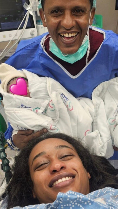 ברהנו טגניה וזוגתו בחדר הלידה (צילום: פרטי)