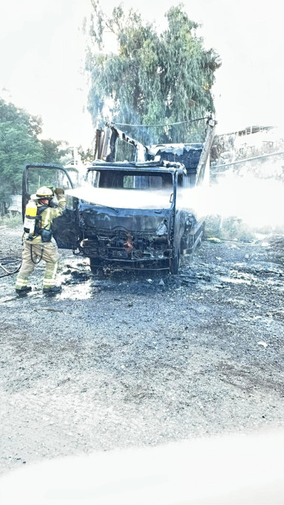 אדם נמצא ללא רוח חיים במשאית שרופה ברמלה