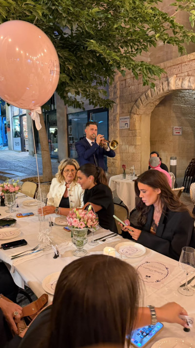 נטלי דדון חוגגת במסעדת ''הלן'' (צילום: פרטי)