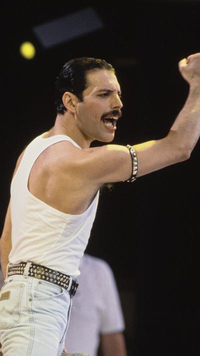 פרדי מרקורי בהופעת Live Aid 1985