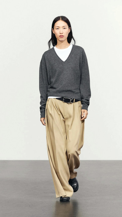 Massimo Dutti מכנסיים זורמים עם קפלים ועיטור כפתורים 459 שח