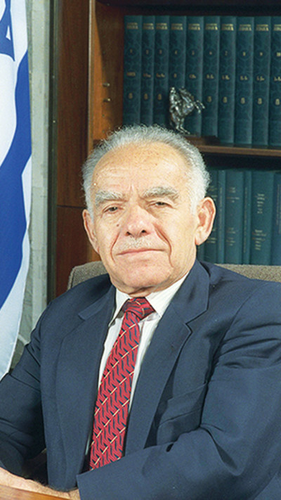 יצחק שמיר