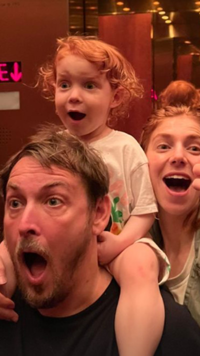 אסף זמיר, מאיה ורטהיימר ובתם אסיה (צילום: צילום מסך אינסטגרם)