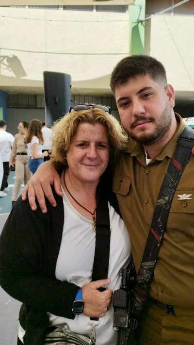 עומרי ניב פיירשטיין ז''ל ואימו אור-לי ניב. ''נלחם מול חיות האדם עד הרגע האחרון''