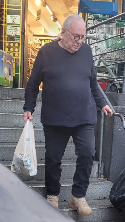 ירון לונדון בקניות (צילום: ניר פקין)