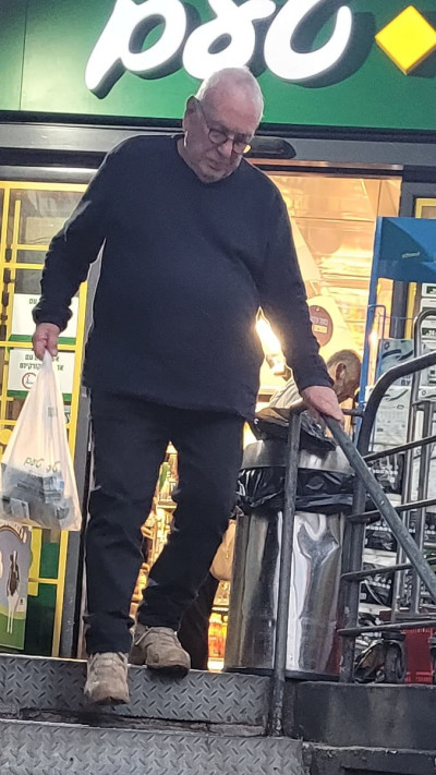 ירון לונדון בקניות (צילום: ניר פקין)