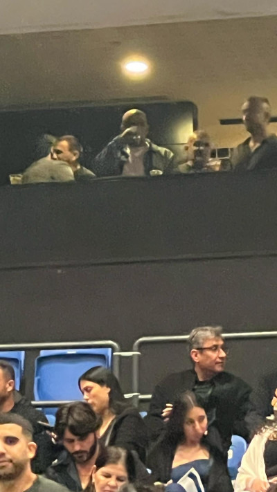 אייל גולן בהופעה של איתי לוי  (צילום: פרטי)