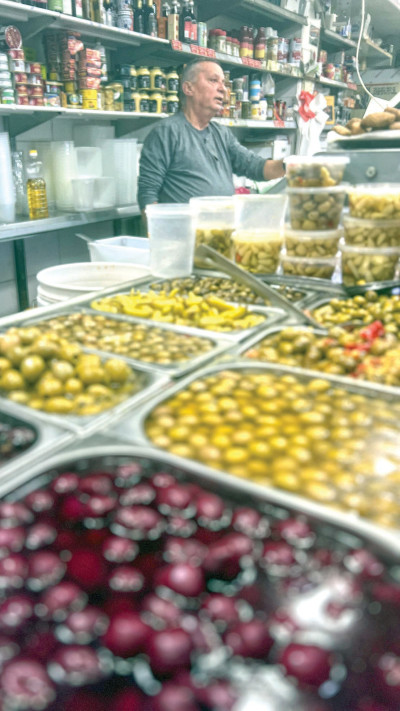 ''מעדניית אבנר''