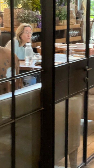 אילנה דיין בארוחת הבוקר (צילום: פרטי)