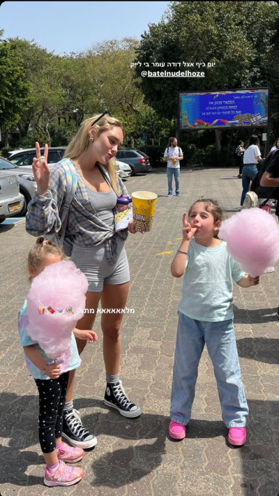 עומר נודלמן עם האחיינים (צילום: צילום מסך מתוך האינסטגרם)