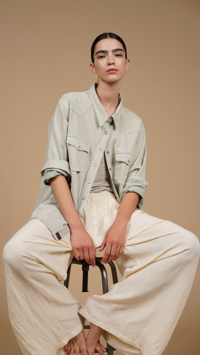 ״תופרת אחת לא הספיקה אז היא קראה לחברות שלה שעבדו תחתיה״