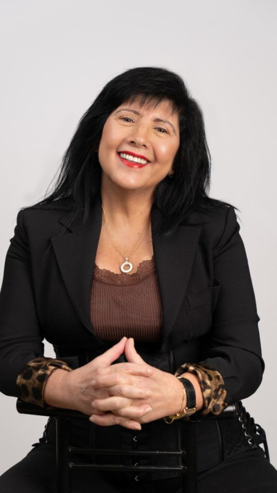 ד''ר אסתר לוצאטו