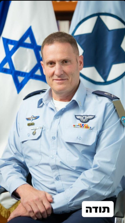 אביב גפן מודה למפקד חיל האוויר תומר בר (צילום: צילום מסך אינסטגרם)