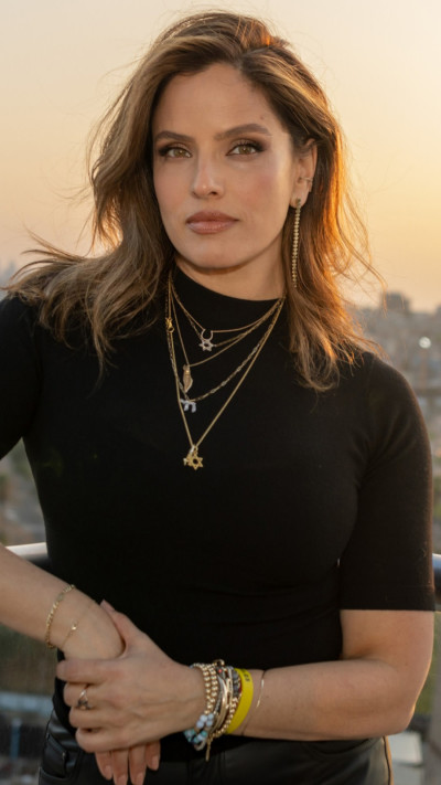 נועה תשבי (צילום: ג'וש ארונסון)