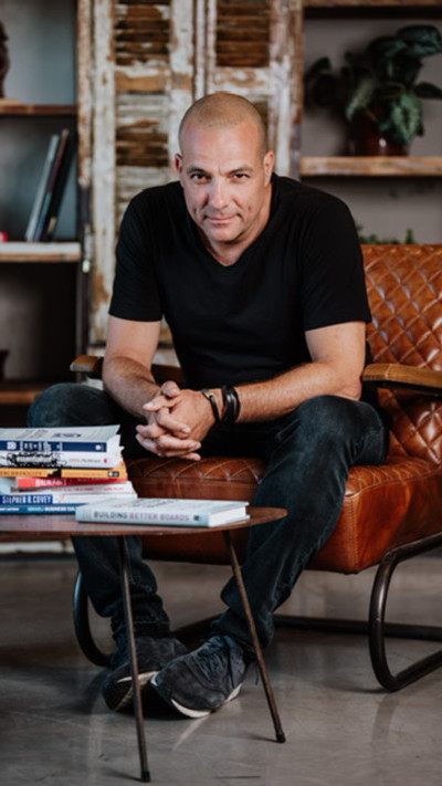 יואל חשין יו''ר קבוצת B2 (צילום: תמי סגן-כהן)