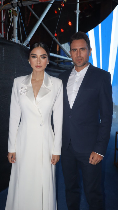 מגי טביבי ותמיר סטיינמן בטקס המשואות (צילום: גילי אלגבי)