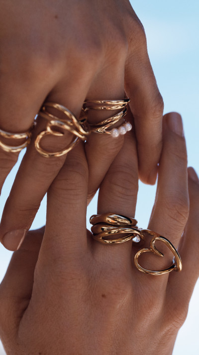 Pandora By the ocean 