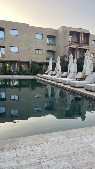 הבריכה של M boutique hotel