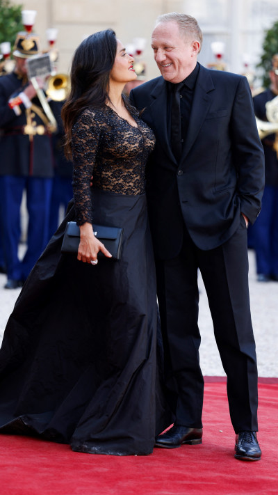 סלמה הייק ובעלה (צילום: LUDOVIC MARIN/AFP via Getty Images)