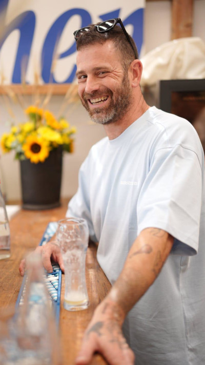 עומר מילר באירוע שבועות-פסט של בירה ויינשטפן (צילום: אמי יעקובי)