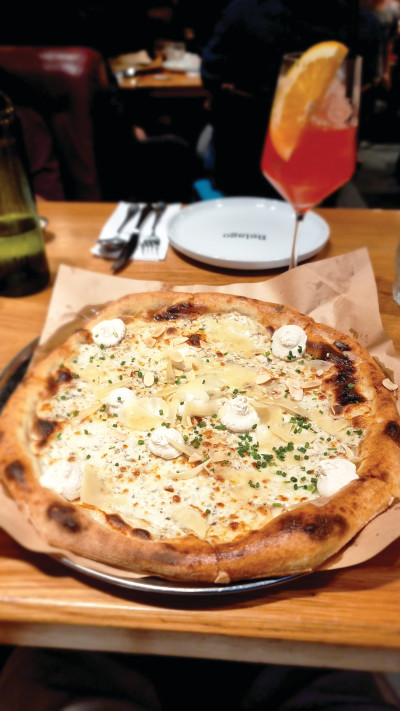 פיצה 4 גבינות בבלאגו